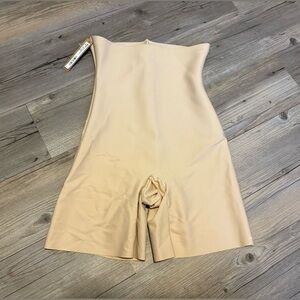 SKIMS Kim Kardashian Body high waisted mid thigh shorts XL new with tags